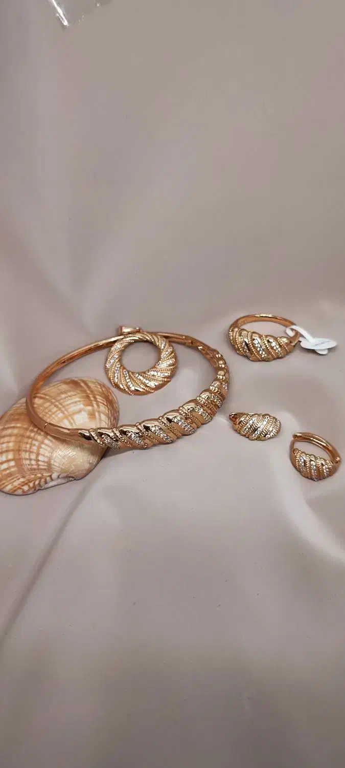 نیم ست و سرویس ژوپینگ|بدلیجات|قم, ارم|دیوار