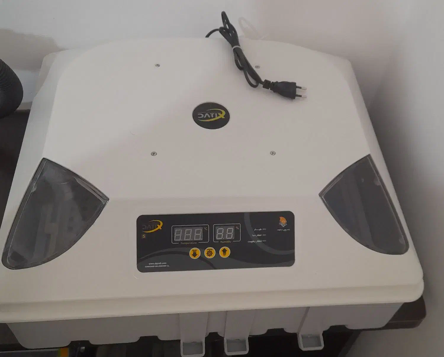 دستگاه جوجه کشی بلدرچین دماوند|لوازم جانبی حیوانات|اراک, |دیوار