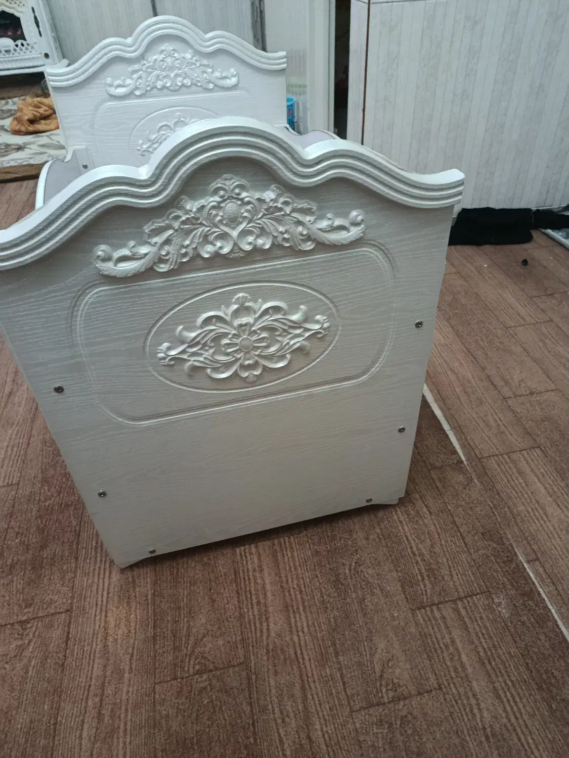 تخت کودک|تخت و صندلی بچه|ورامین, خیر آباد|دیوار