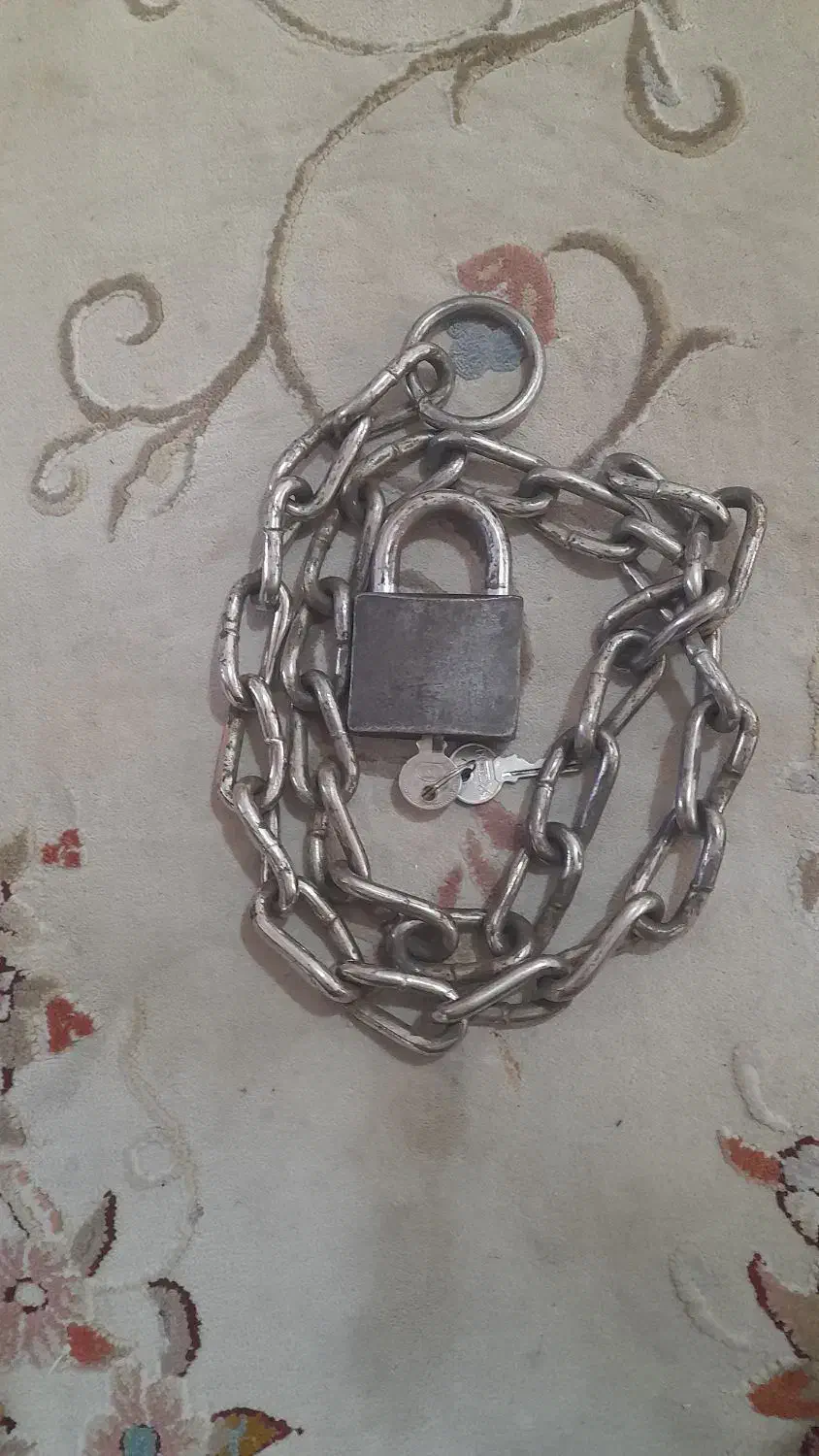 قفل و زنجیر|ابزارآلات|برخوار, |دیوار