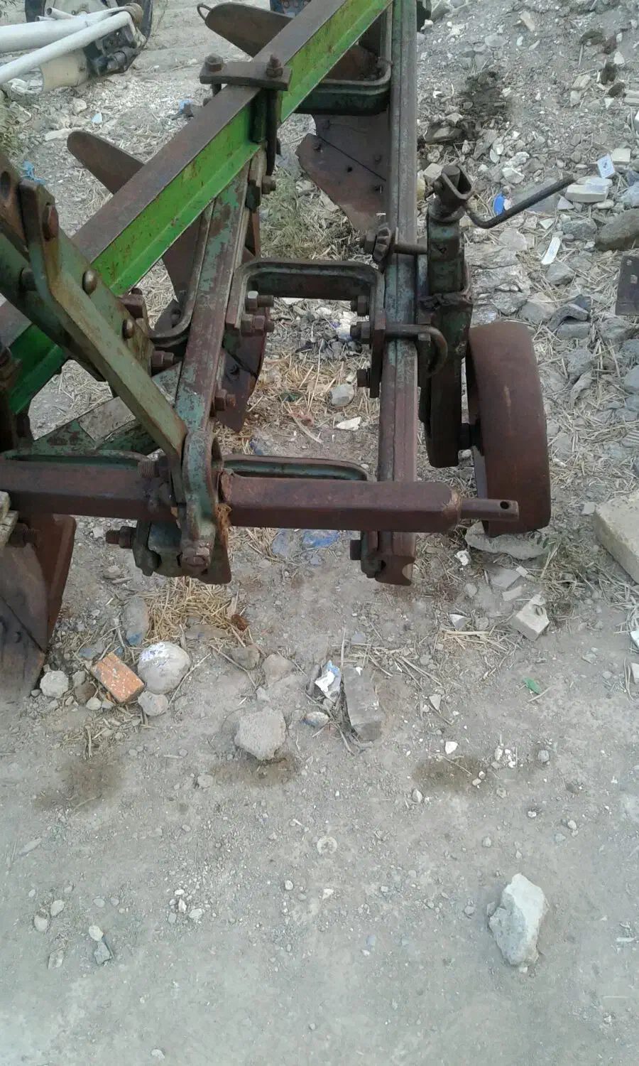گاوآهن سه خیش تراکتور گاو اهن رومانی ادوات کشاورزی|قطعات یدکی و لوازم جانبی|اصفهان, کوی امیریه|دیوار