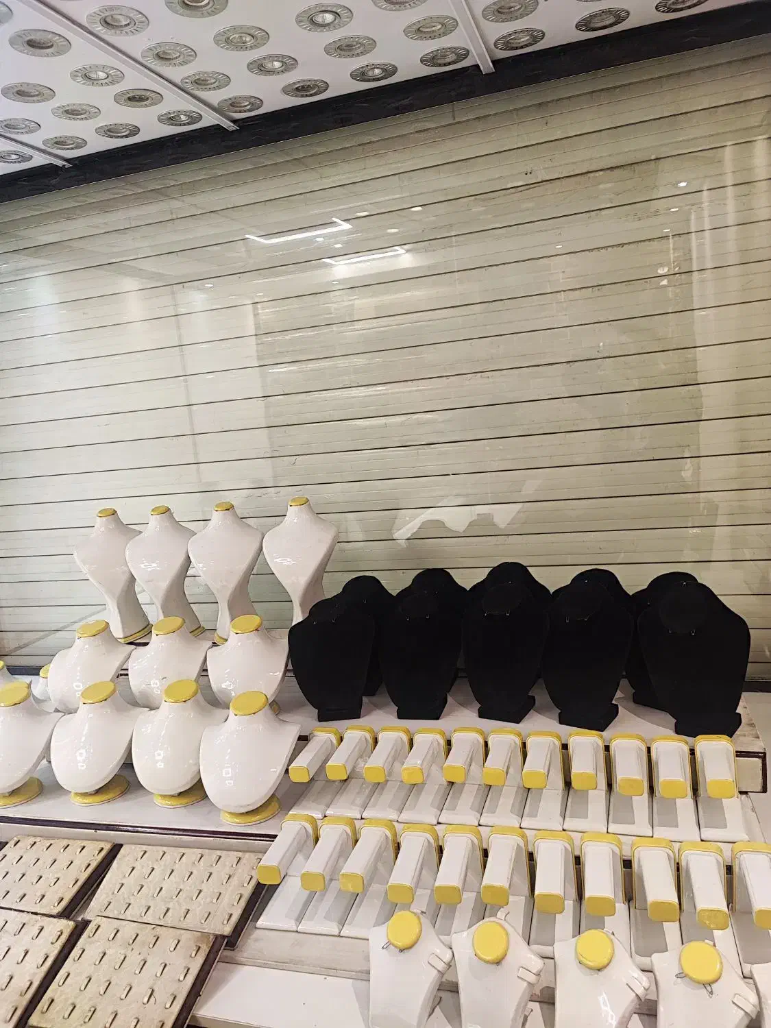 مانکن طلا نقره بدلیجات|بدلیجات|قرچک, مهدیه|دیوار