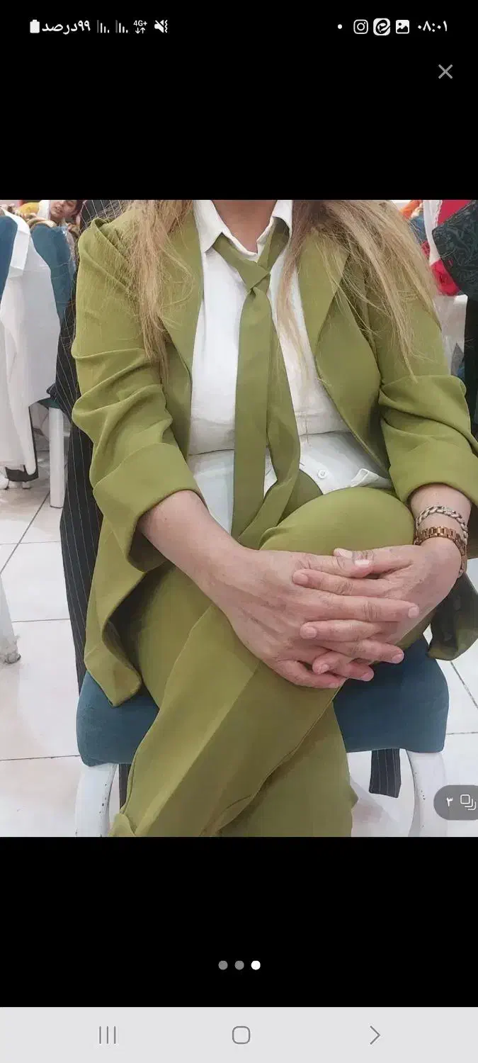 تعدادی لباس مجلسی|لباس|اشکذر, |دیوار