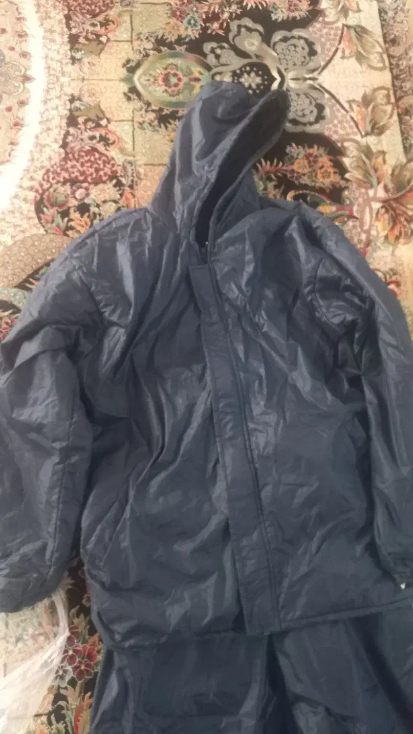 کاپشن بادگیر زده اب|لباس|سرپل ذهاب, |دیوار