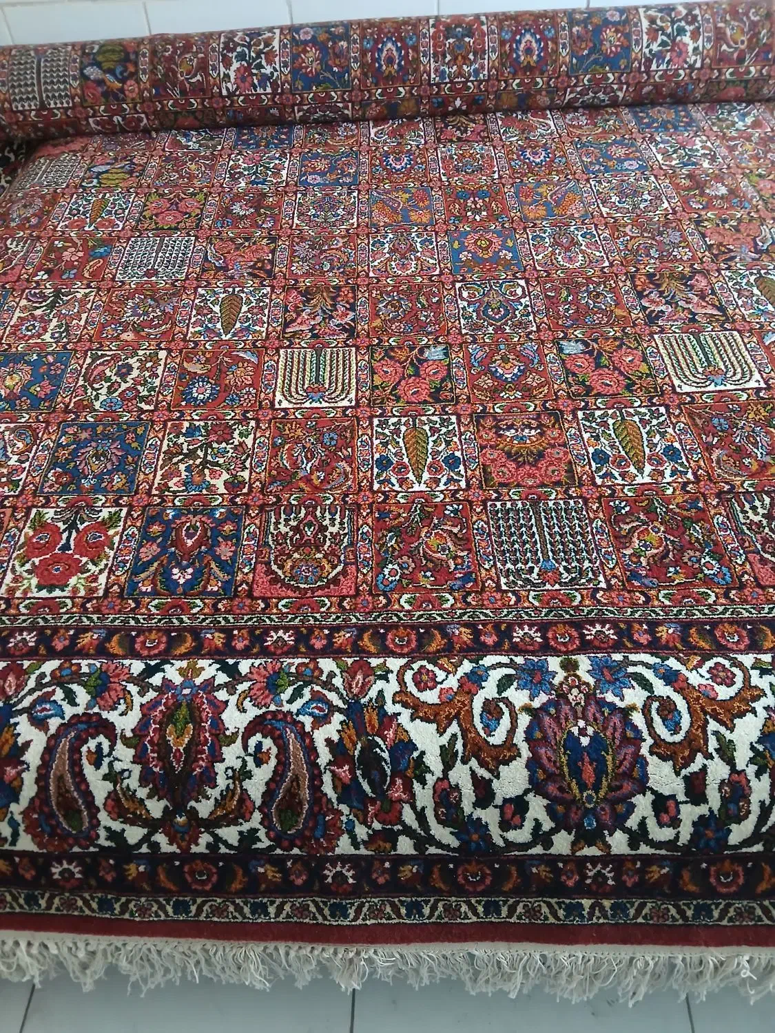 قالی 3 در 4 خشت ریز چالشتر  بختیاری بی نظیر|فرش|اصفهان, مصلی|دیوار