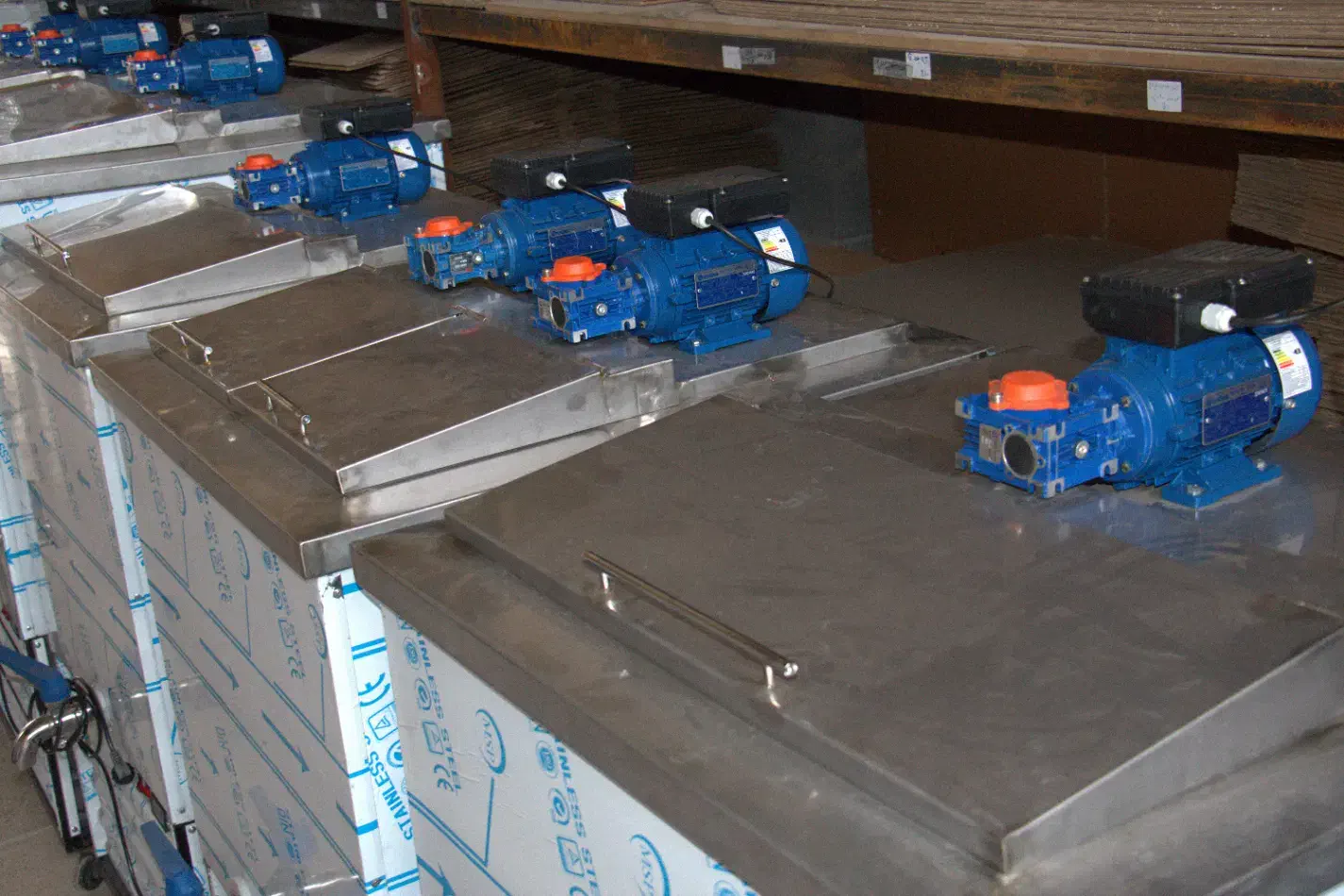 شیر سردکن دو مخزن300لیتر-نگهداری همزمان شیر و دوغ|ماشینآلات صنعتی|تبریز, |دیوار