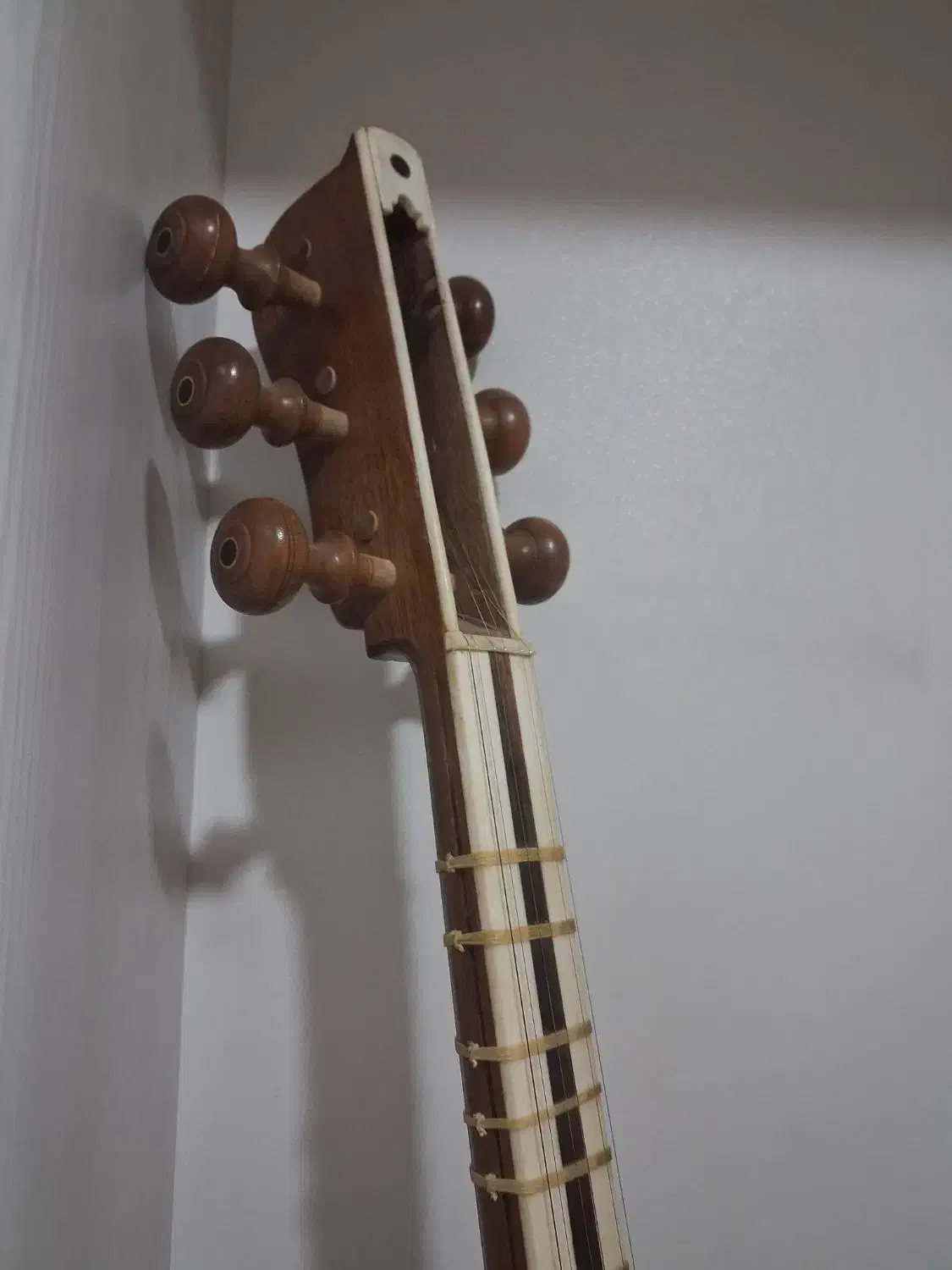 ساز تار|سازهای سنتی|زنجان, |دیوار