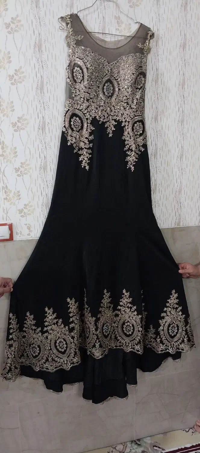 لباس مجلسی|لباس|یزد, |دیوار