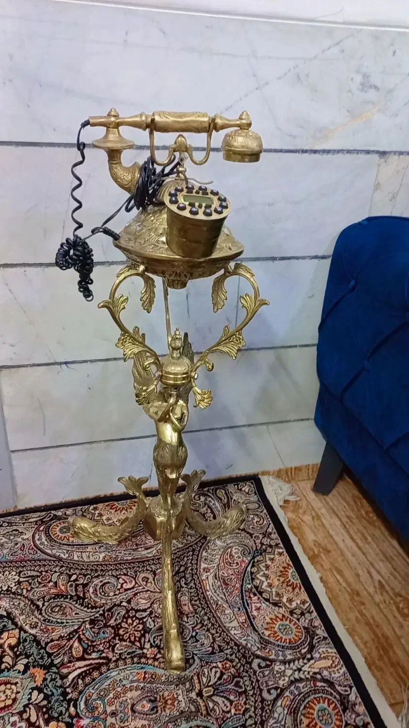 تلفن دکوری برنجی|کلکسیون اشیاء عتیقه|ورامین, خیر آباد|دیوار