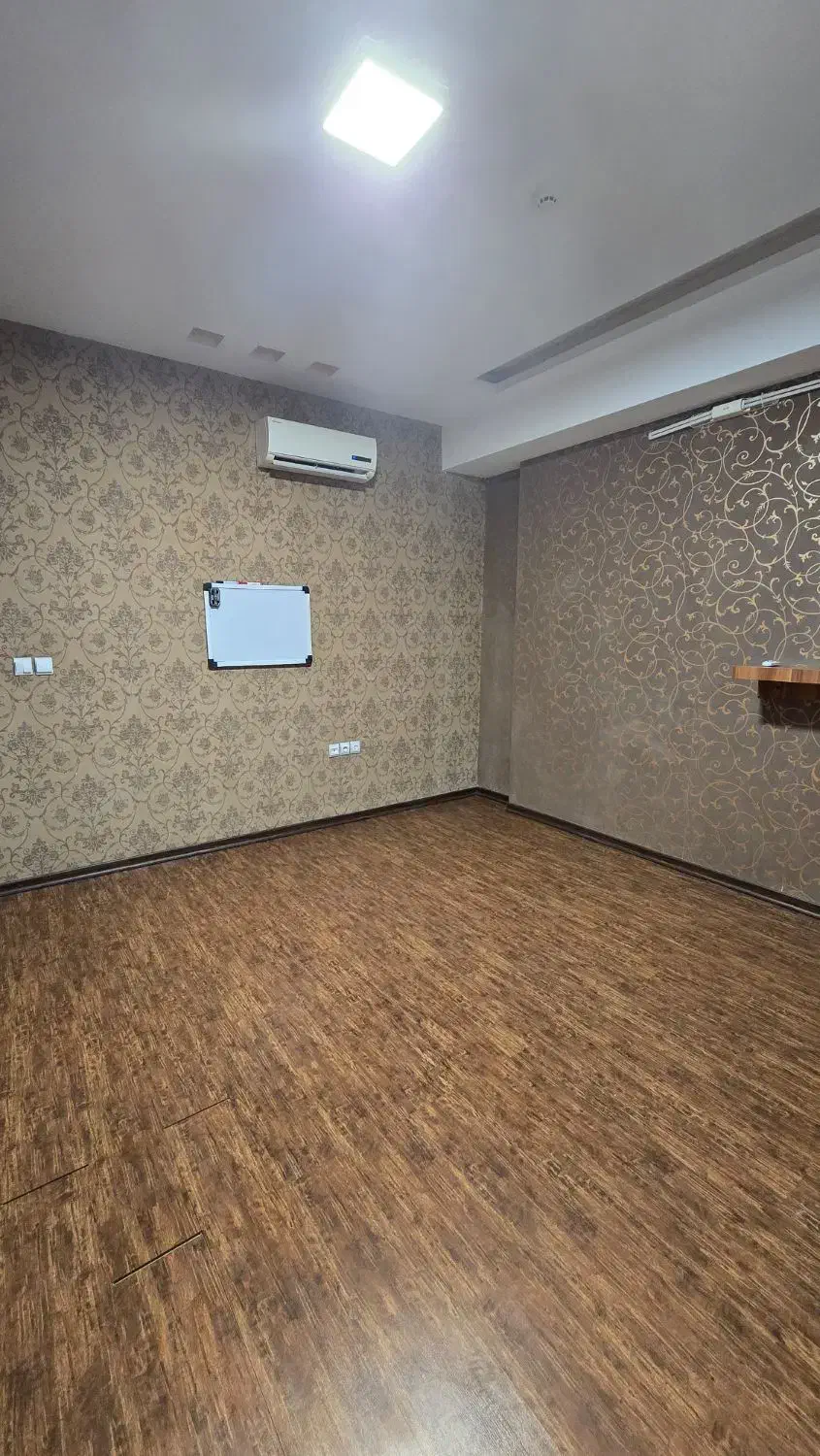 اتاق خصوصی تا ظرفیت 4 نفر در فضای اشتراکی هاشمیه|اجارهٔ کوتاهمدت دفتر کار و فضای آموزشی|مشهد, نیروی هوایی|دیوار