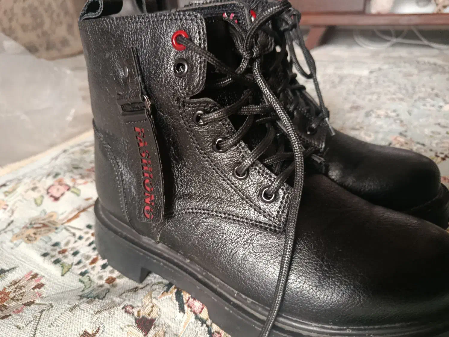 پوتین صفر|کیف، کفش، کمربند|سقز, |دیوار