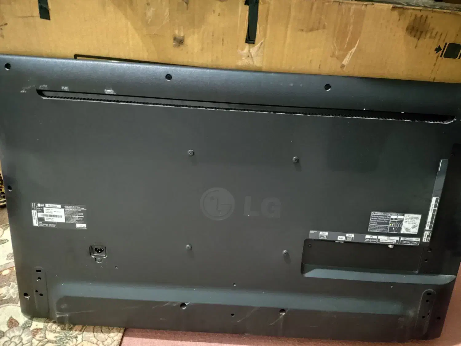 الجی 43 اینچ هوشمند کره ای صحفش ضربه خورده شکسته|تلویزیون و پروژکتور|رباطکریم, رباطکریم|دیوار