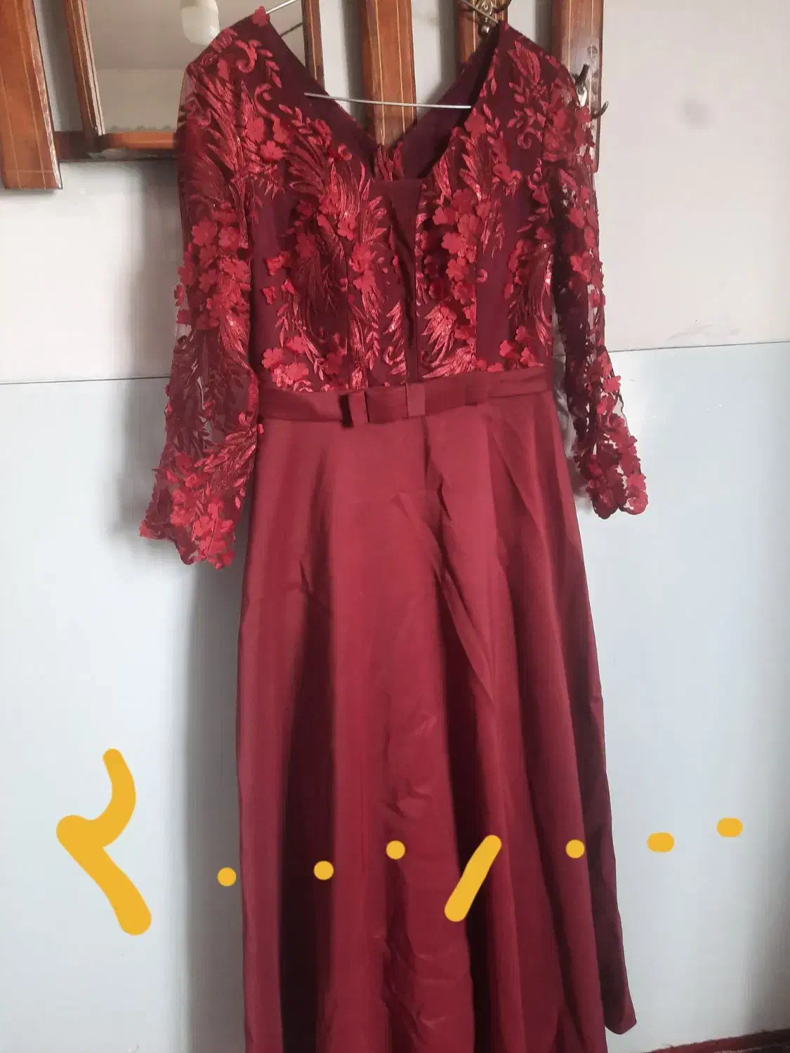 لباس مجلسی|لباس|دورود, |دیوار