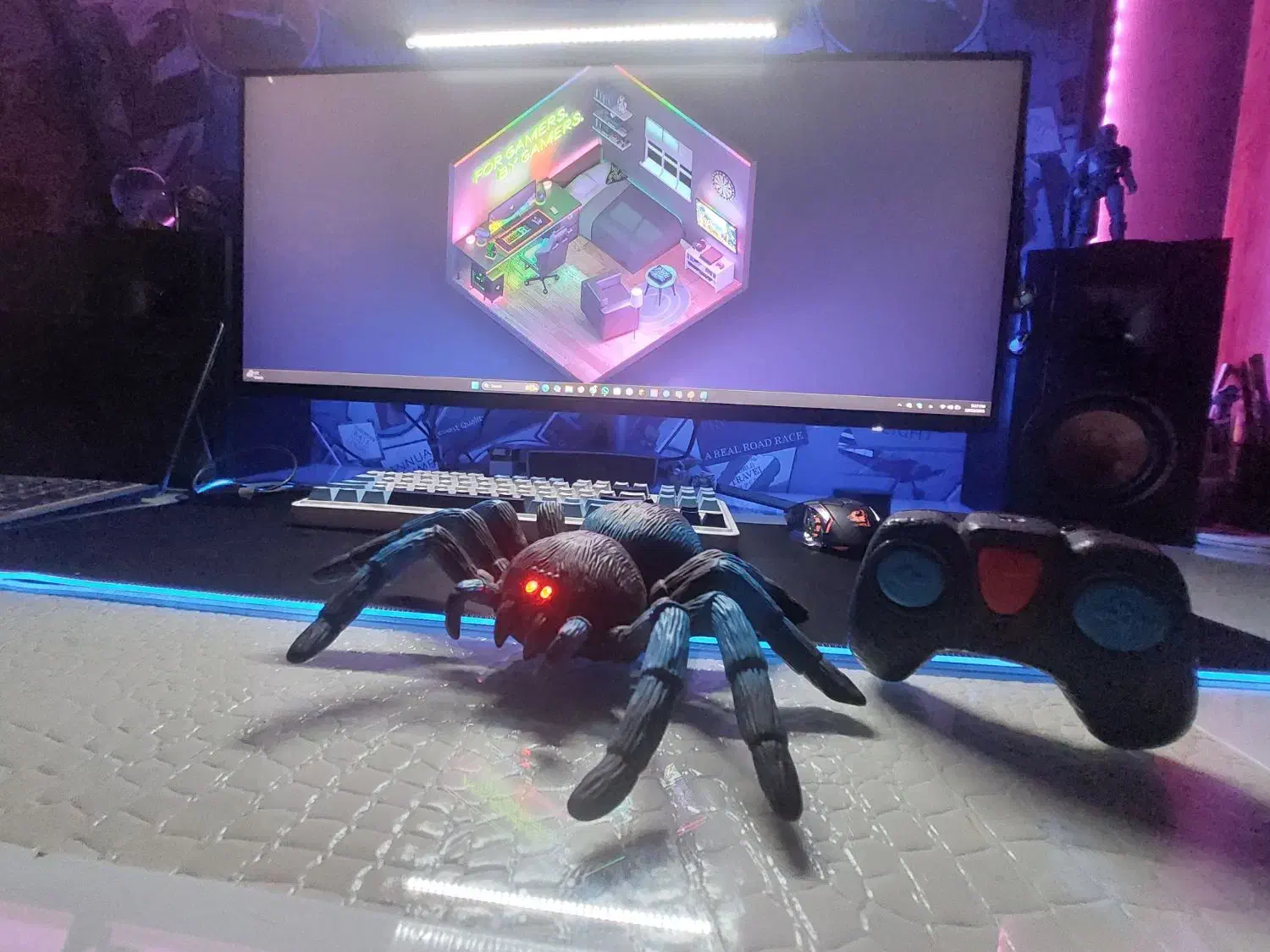 ربات عنکبوت  کنترلی|اسباب‌‌بازی|تهران, زعفرانیه|دیوار