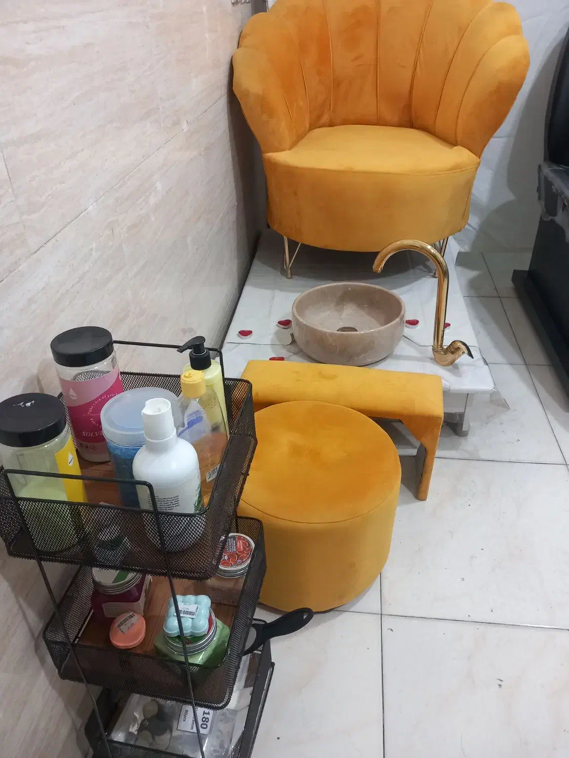 لوزام سالنی|آرایشگاه و سالن‌های زیبایی|تبریز, |دیوار