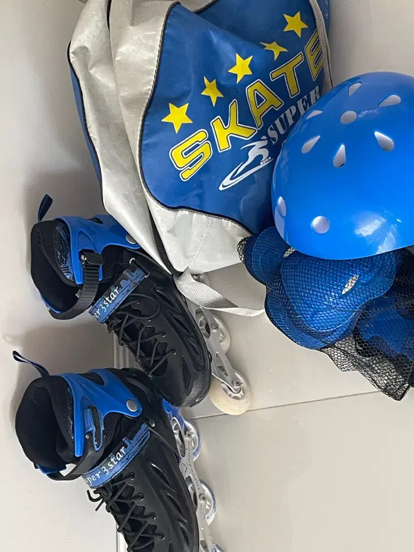 کفش اسکیت کاملا سالم و نو|دوچرخه، اسکیت، اسکوتر|رفسنجان, |دیوار