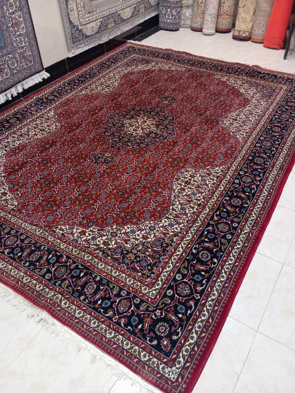 فرش۱۲متری ریزماهی لاکی|فرش|اردبیل, |دیوار