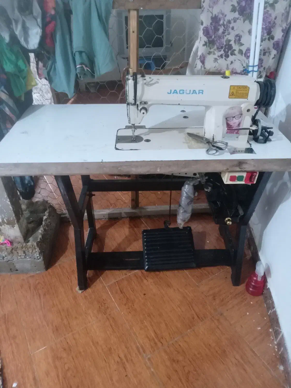 چرخ خیاطی جکوار|چرخ خیاطی و ریسندگی|شفت, |دیوار