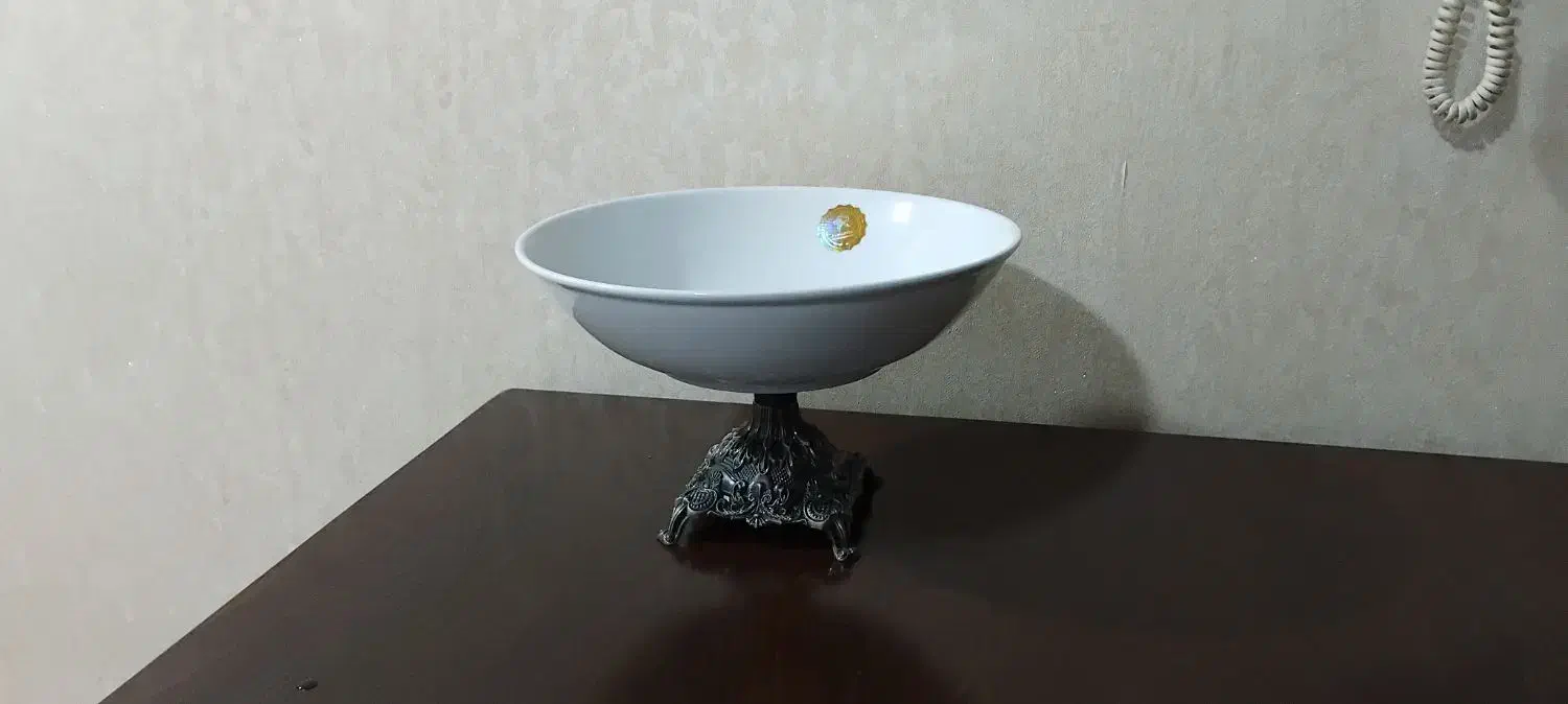 میوه خوری بزرگ پایه دار|ظروف سرو و پذیرایی|رشت, کوی مهر|دیوار