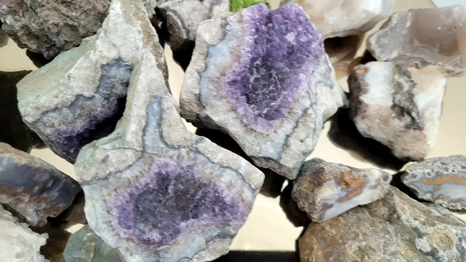 سنگ راف|جواهرات|ری, شهید بهشتی|دیوار