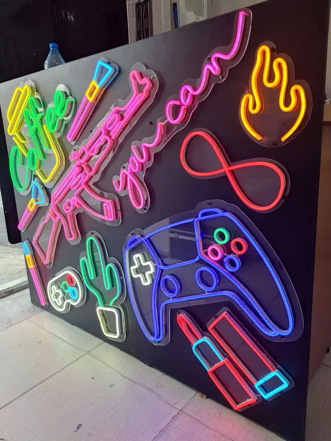 نئون آرتی نو (تخصصی ترین مرکز ساخت تابلو نئون)|ریسه و چراغ تزئینی|رشت, تازه آباد|دیوار