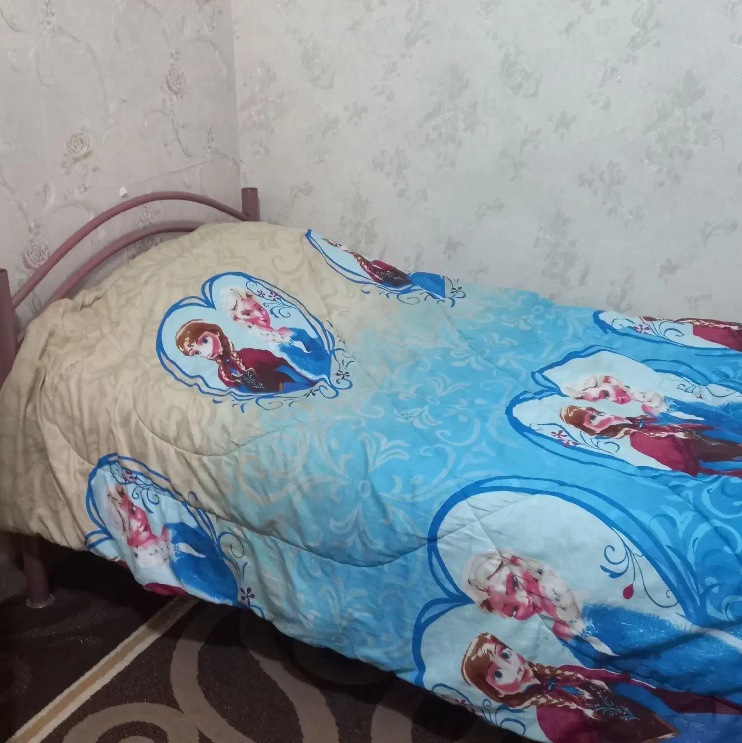 تخت فلزی دست ساز ، رنگ کوره ای|تخت و سرویس خواب|ایلام, |دیوار