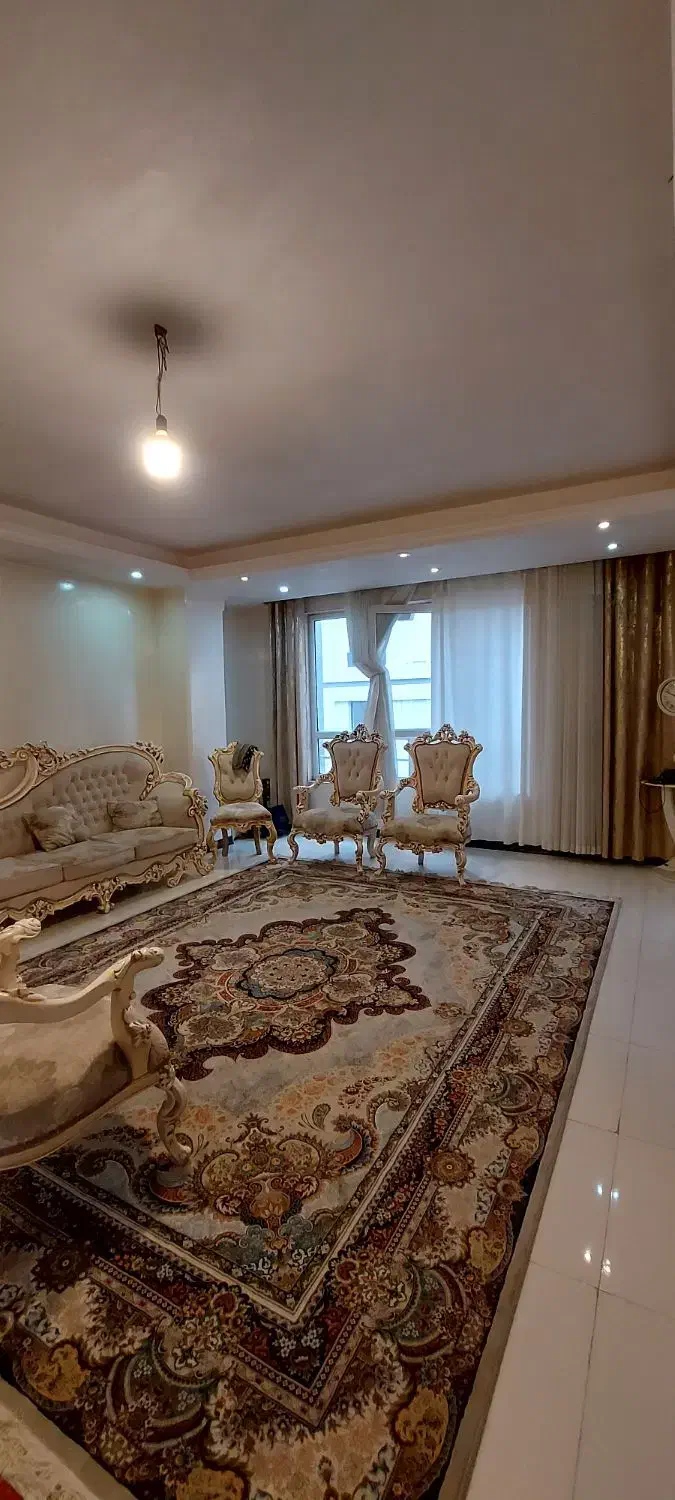 میز ناهار خوری ۶ نفره کاملا نو هستند ۲۵ تومن|مبلمان خانگی و میز عسلی|بروجن, |دیوار