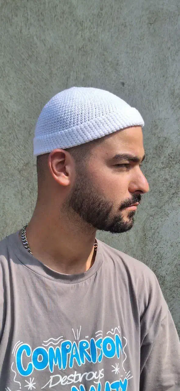 کلاه لئونی|لباس|رشت, گلسار|دیوار