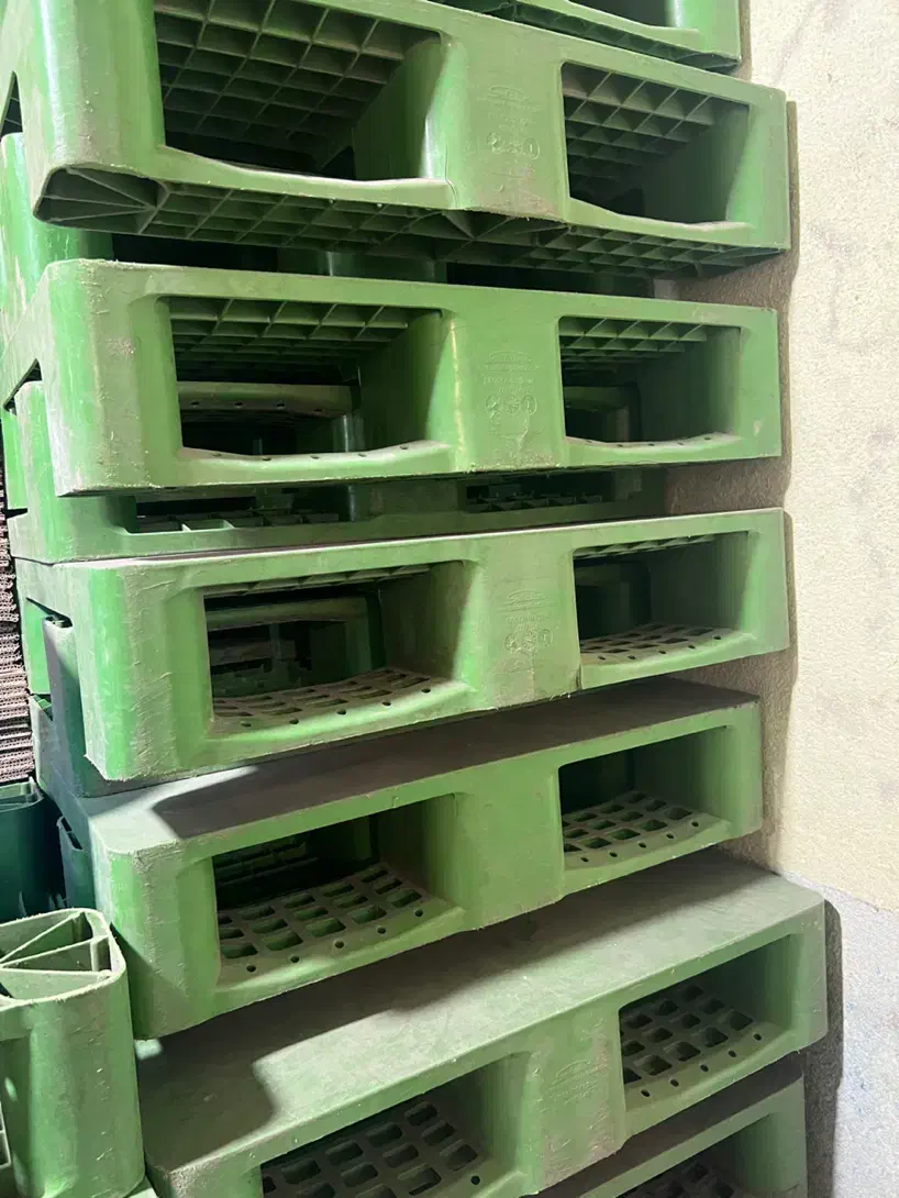 پالت پلاستیکی ۱۰۰*۷۰|ابزارآلات|تهران, فلسطین (میدان انقلاب)|دیوار