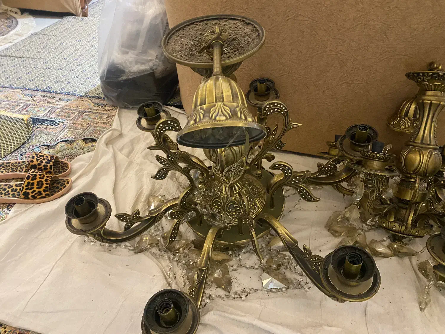 فروش لوستر آب کاری شده فوق سنگین برنز نیست|لوستر و چراغ آویز|رباطکریم, رباطکریم|دیوار