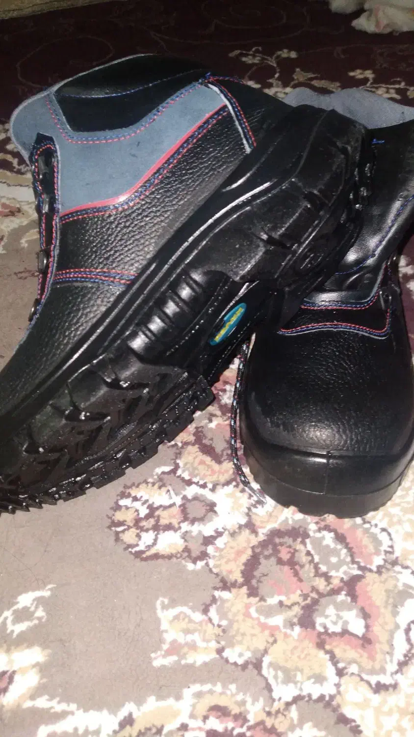 کفشایمنی|کیف، کفش، کمربند|بجنورد, |دیوار