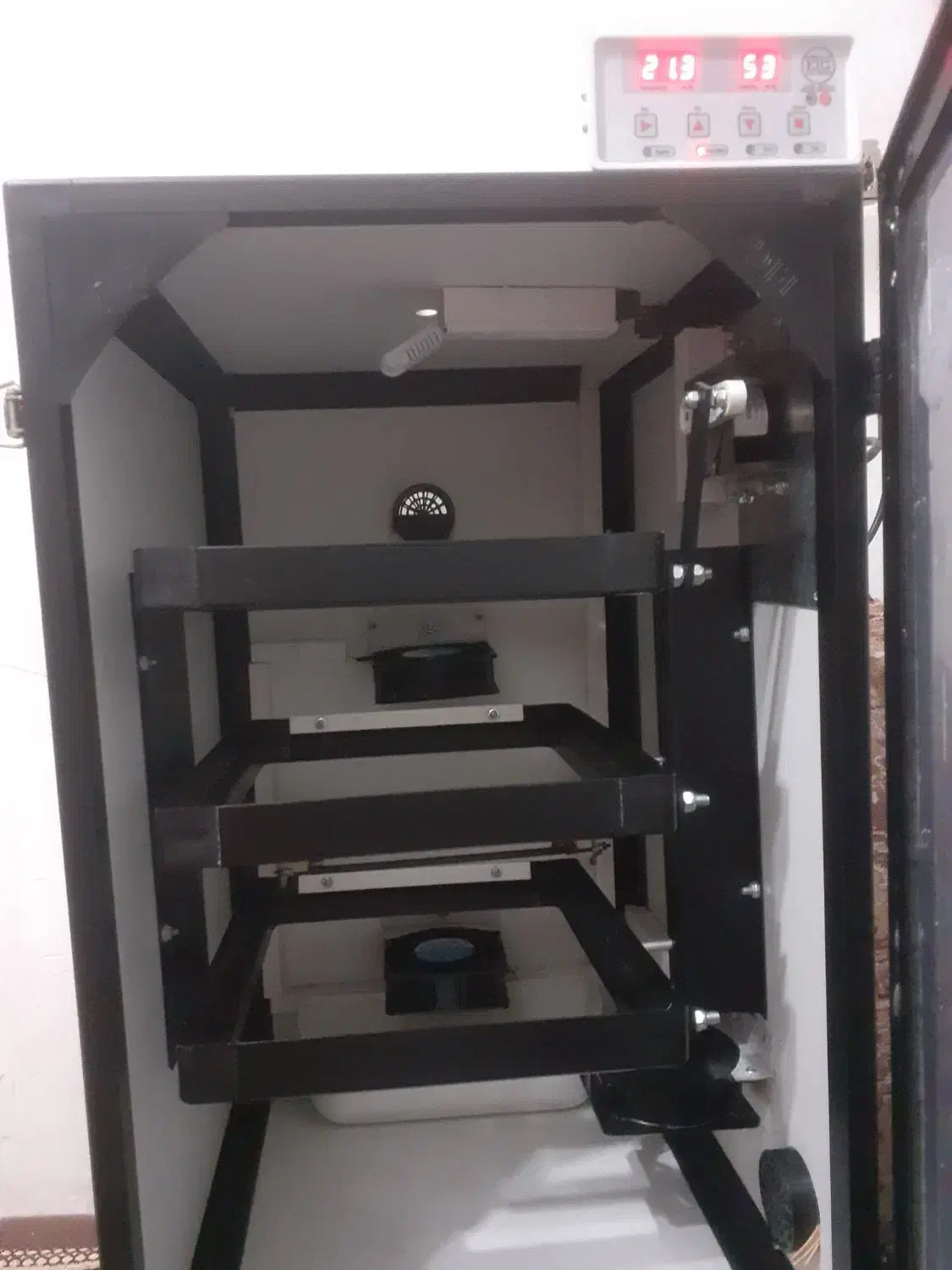 دستگاه جوجه کشی اسکندری|حیوانات مزرعه|گوراب زرمیخ, |دیوار