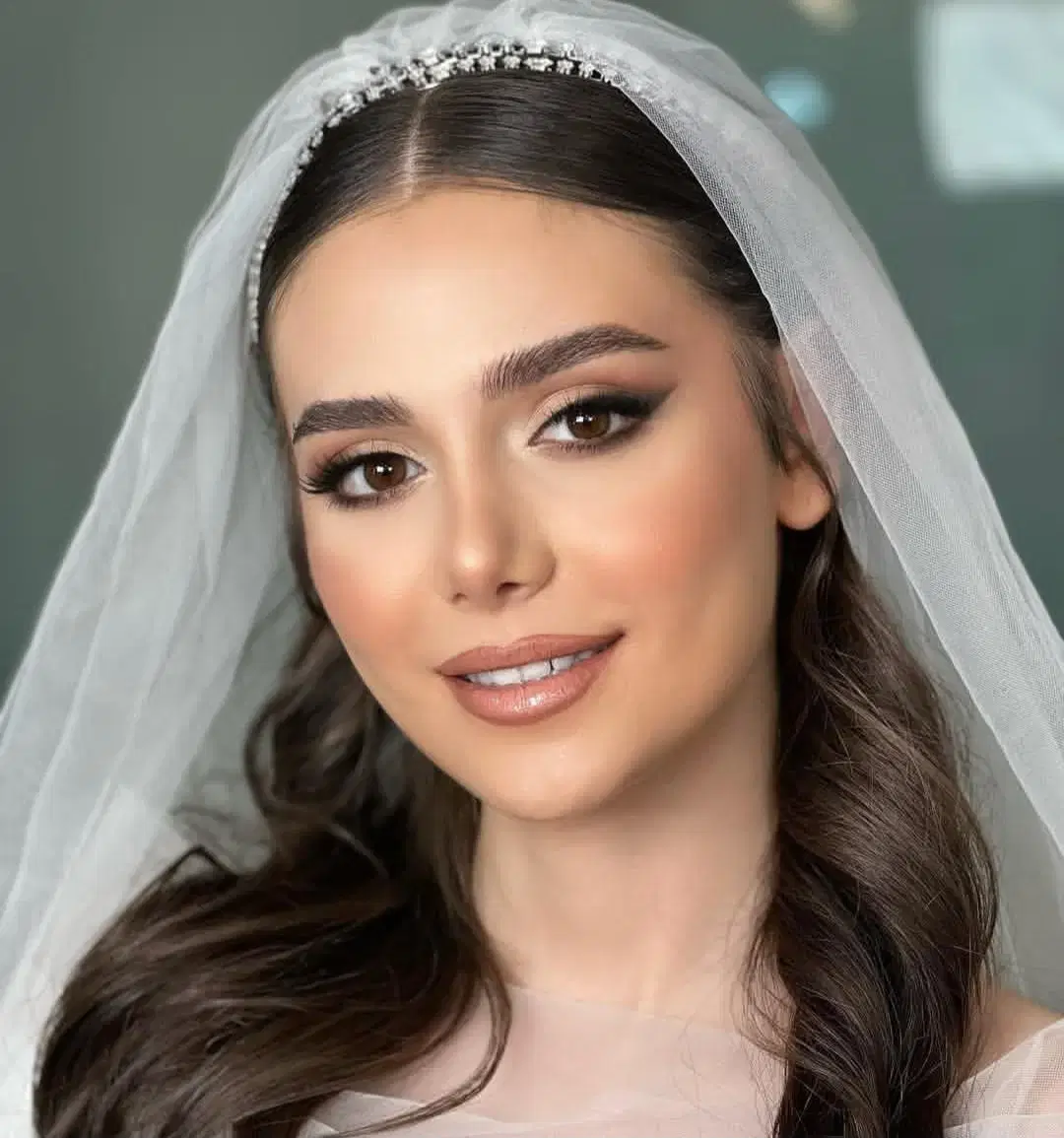 خدمات تخصصی میکاپ و شینیون و خدمات تخصصی عروس|خدمات زیبایی و سلامت|رشت, گلسار|دیوار