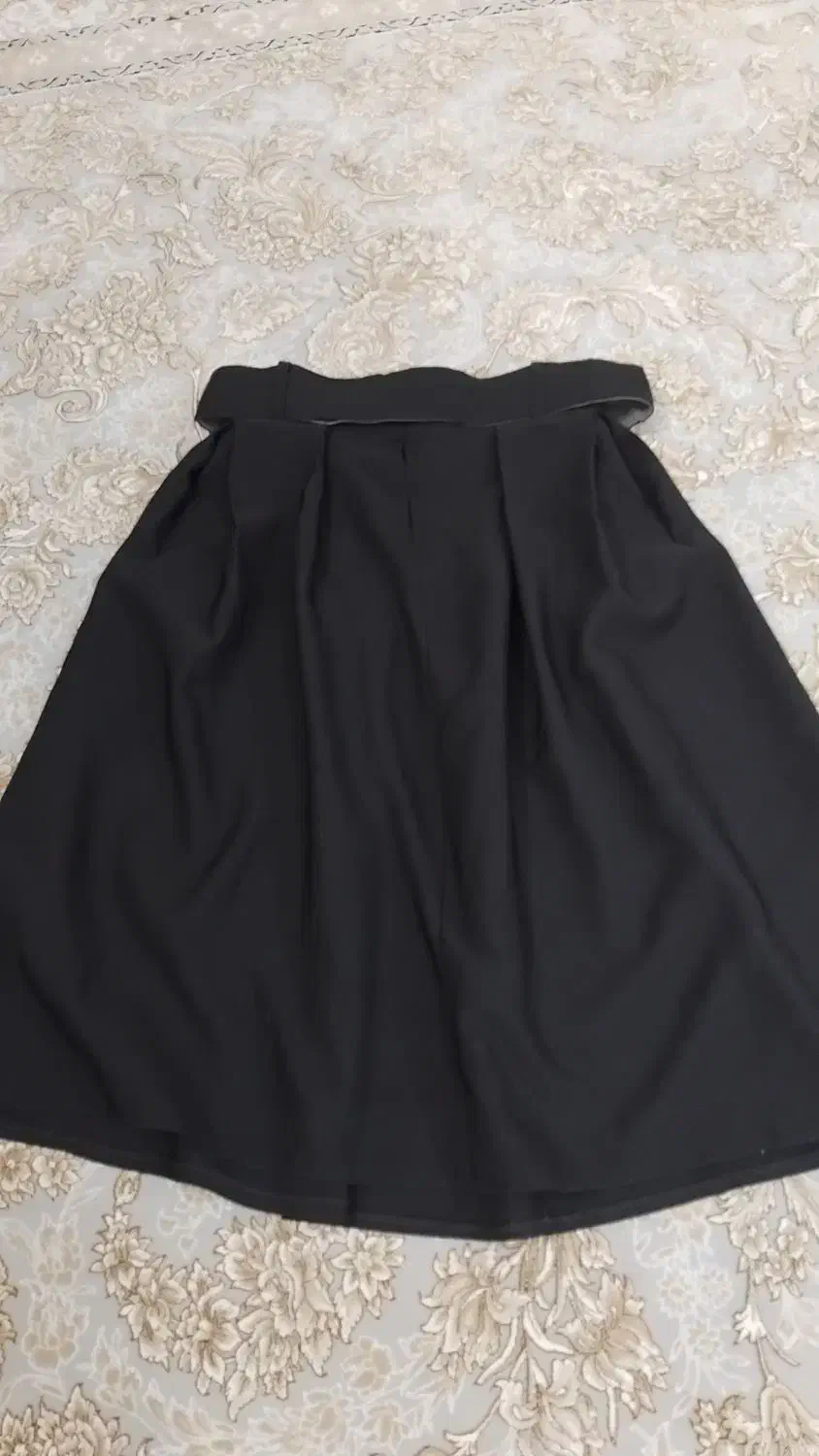 دامن مشکی|لباس|مشهد, طبرسی شمالی|دیوار