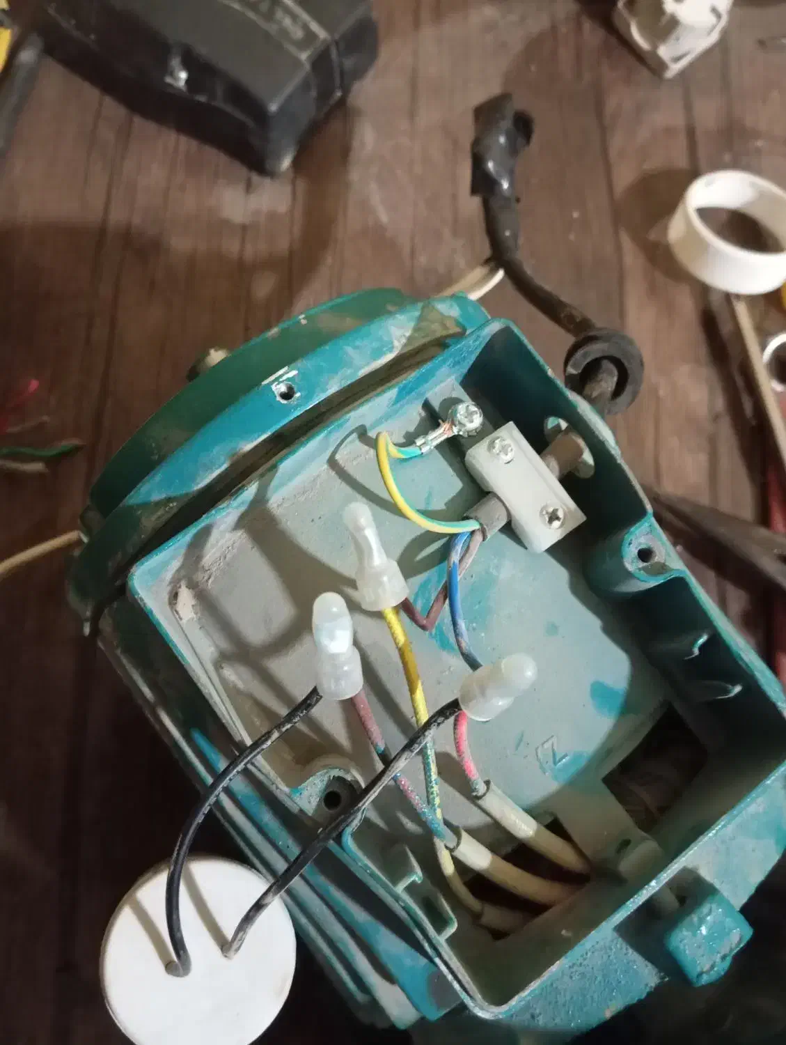 تعمیرات تخصصی وجوشکاری انواع آبگرمکن بخاری ویخچال|خدمات پیشه و مهارت|سیرجان, |دیوار