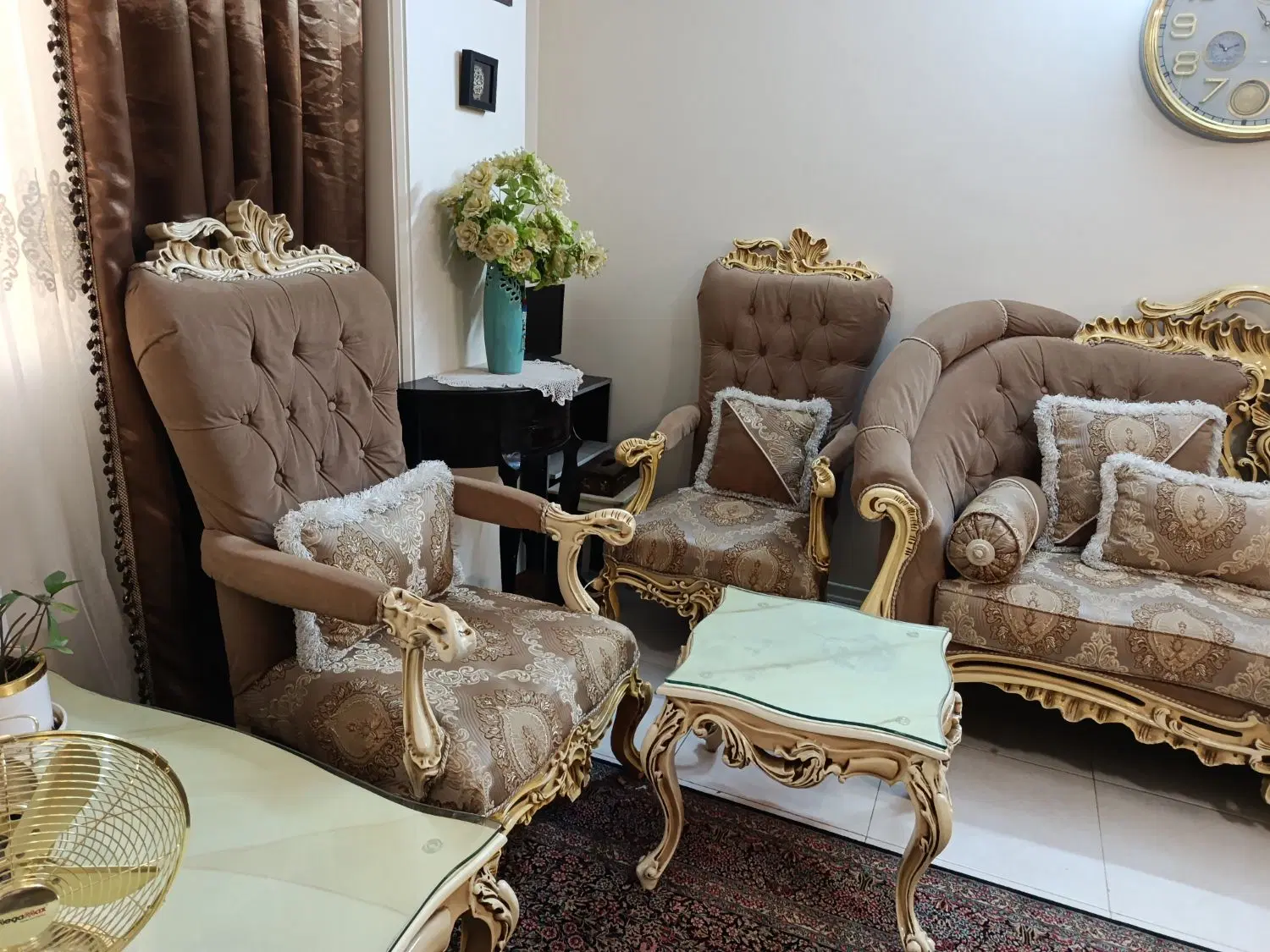 مبلمان7نفره چوب گردوتعویض بادوتخته فرش ۱۲متری|مبلمان خانگی و میز عسلی|تهران, مینای جنوبی|دیوار