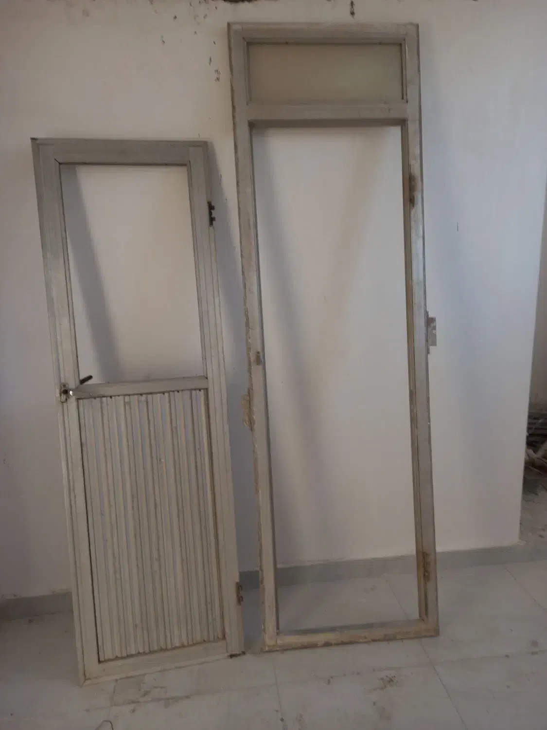 درب الومینیومی|مصالح و تجهیزات ساختمان|ایلام, |دیوار