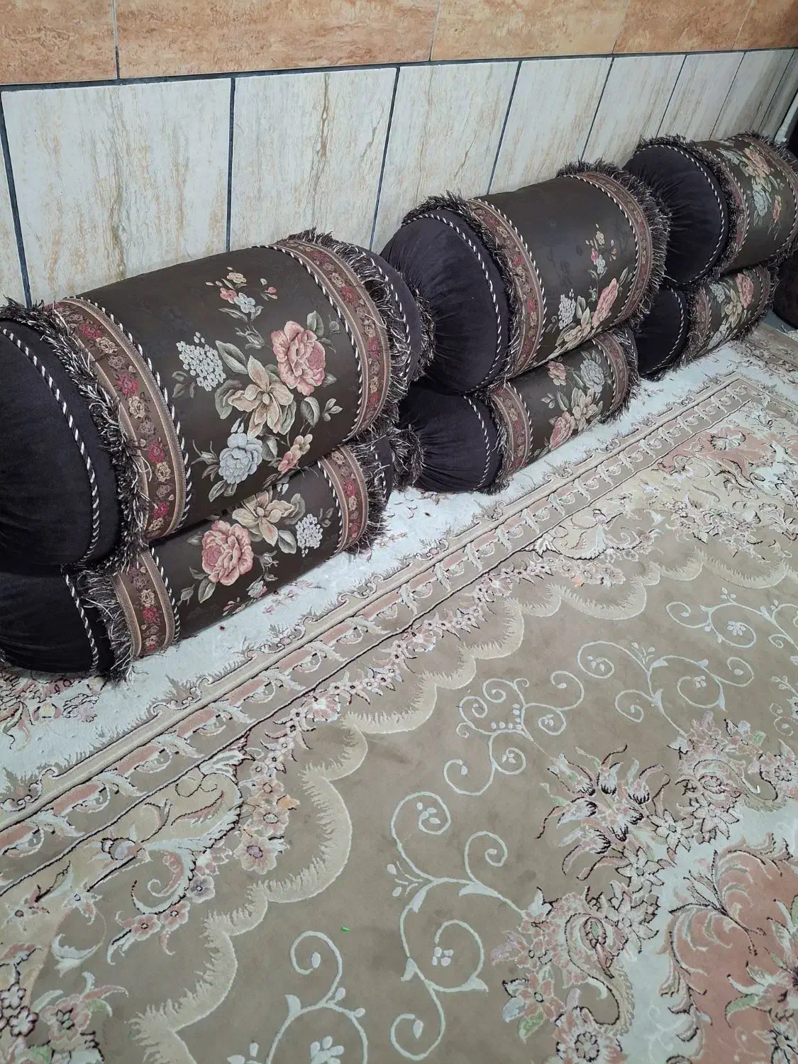 ۶ عدد بالشت محلی ترو تمیز|رختخواب، بالش، پتو|دوگنبدان, |دیوار