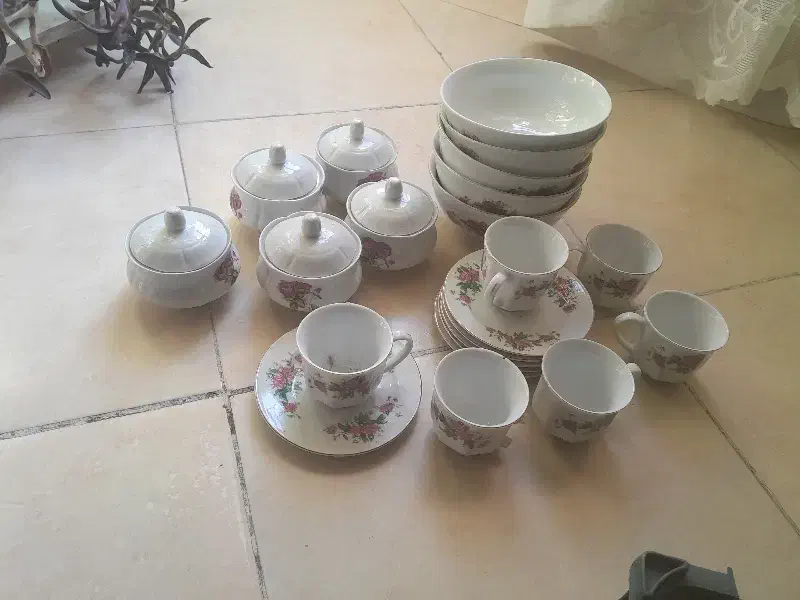 چینی گل سرخی|کلکسیون اشیاء عتیقه|مشهد, یاس|دیوار