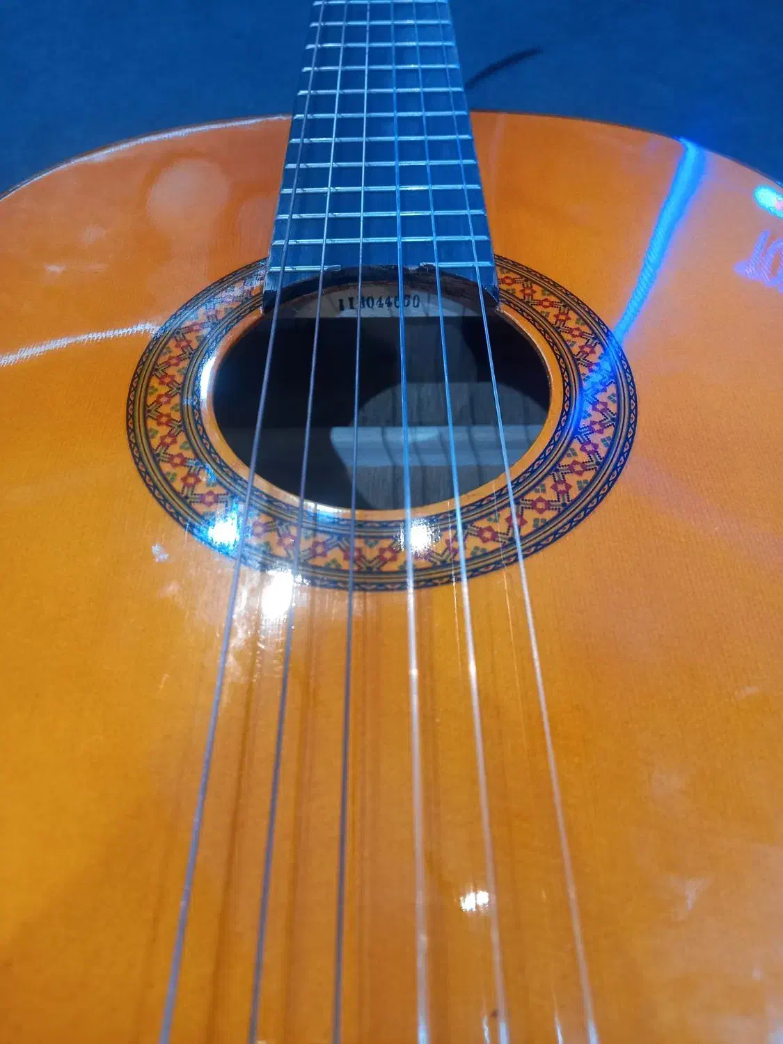 گیتار|گیتار، بیس، امپلیفایر|رباط‌کریم, رباط‌کریم|دیوار