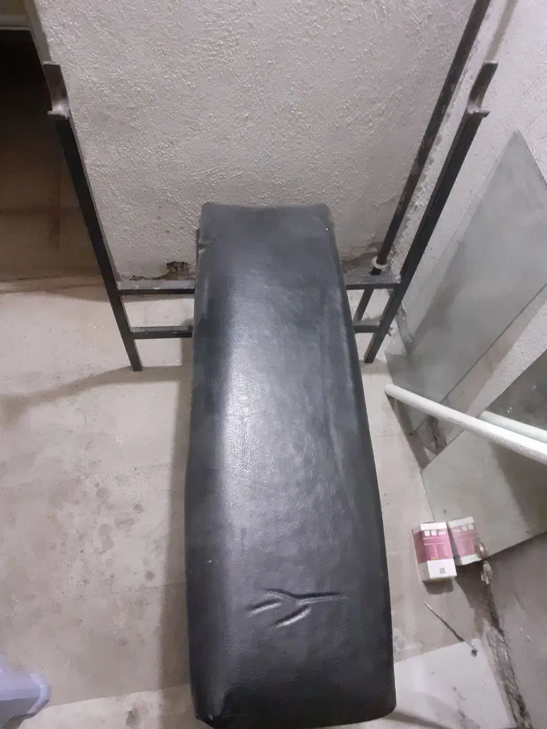 یک عدد میز پرس سینه دست ساز و یک عدد میل هالتر|تجهیزات ورزشی|هشتگرد, فاز ۱ مهستان|دیوار