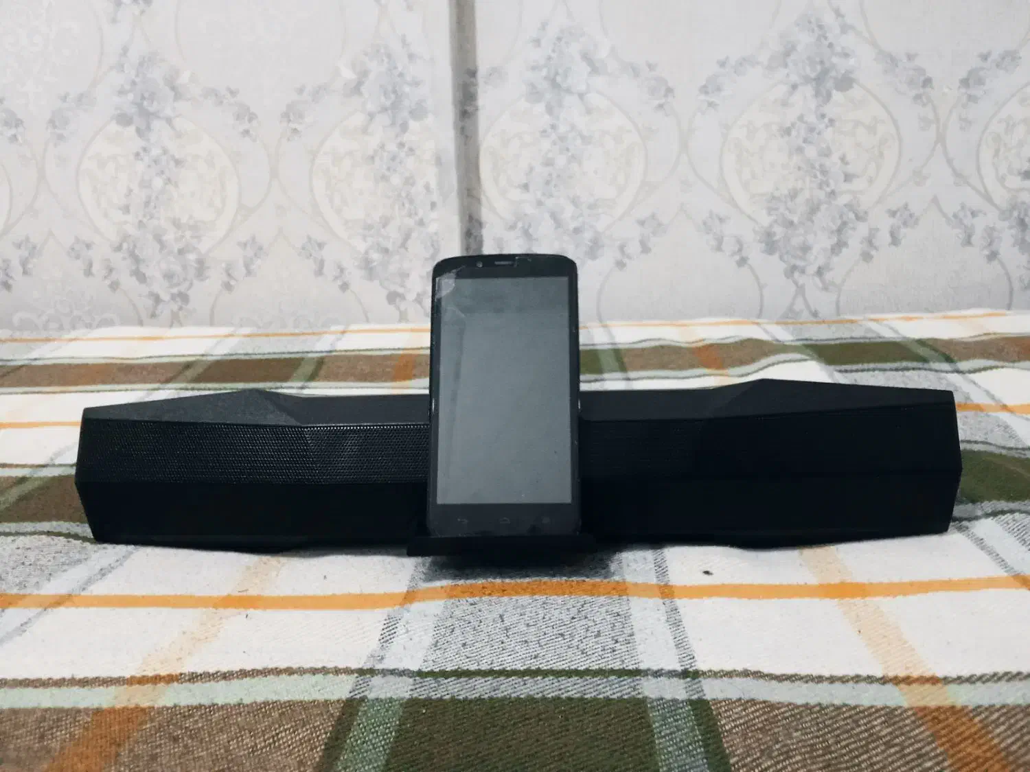 اسپیکر|پخشکننده همراه|گلبهار, شهر جدید گلبهار|دیوار