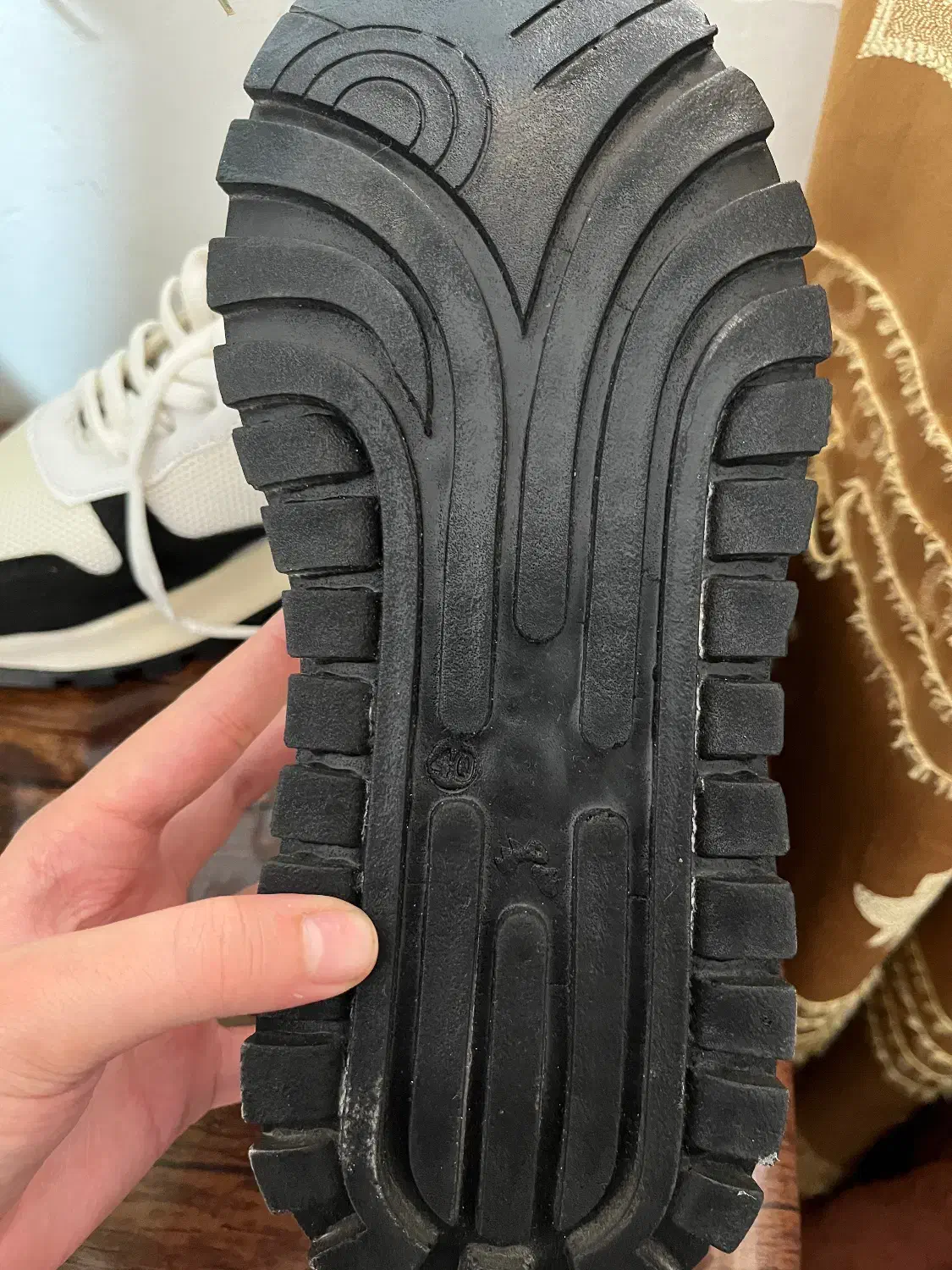 کفش|کیف، کفش، کمربند|اسفراین, |دیوار