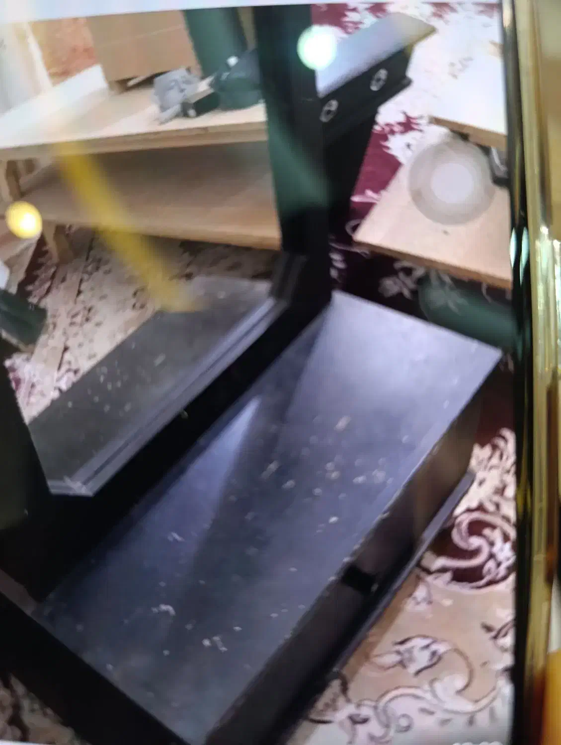 تخت خواب و میز کنار تخت|تخت و سرویس خواب|بروجن, |دیوار