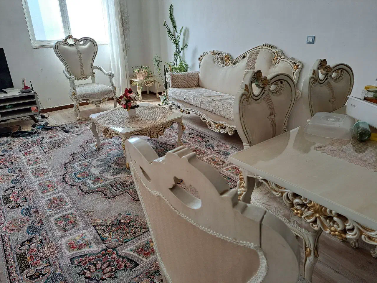 مبل سلطنتی ۷ نفری و میز غذا خوری ست مبل|مبلمان خانگی و میز عسلی|اردبیل, |دیوار