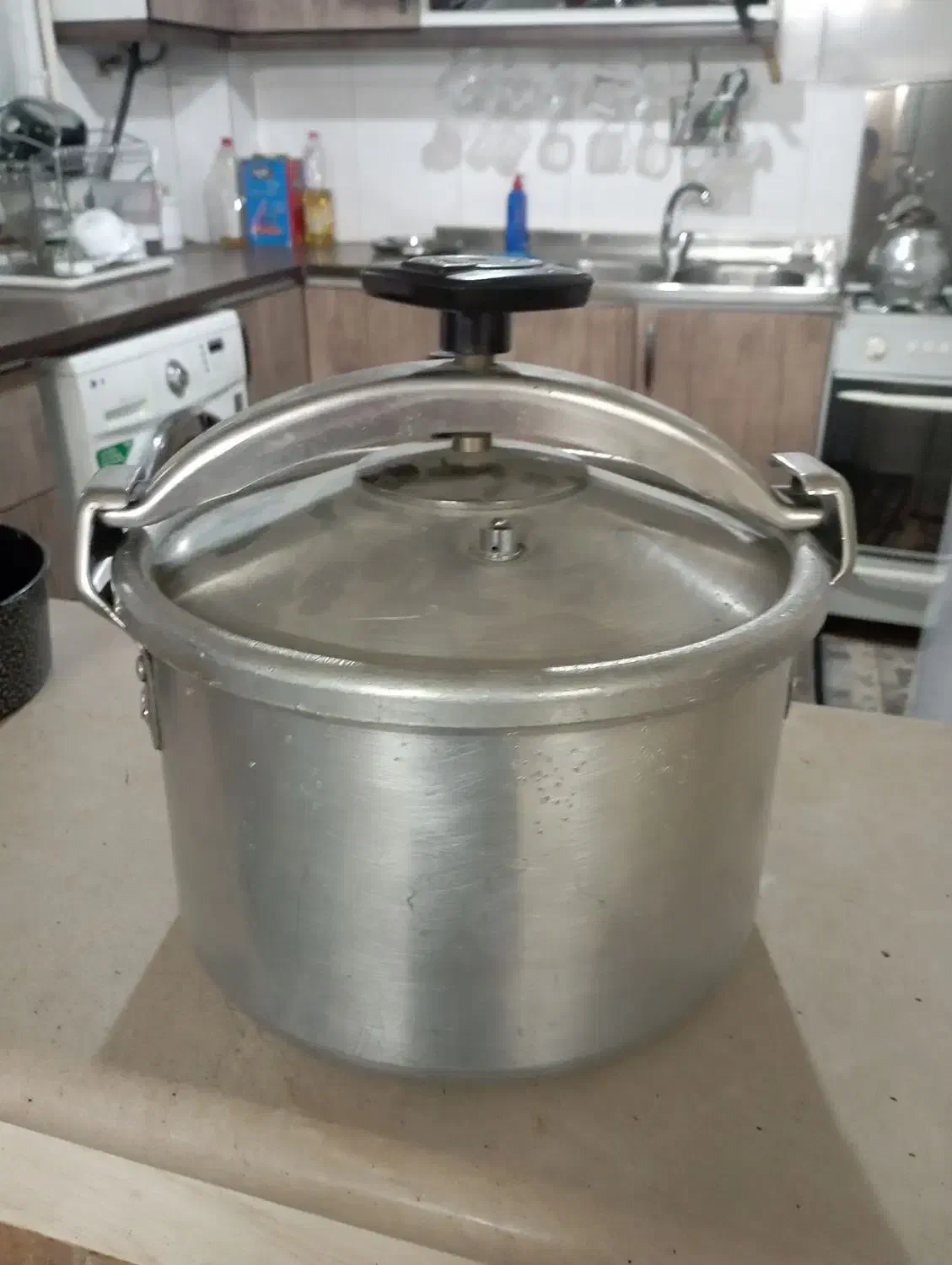 زود پز قابله ای|ظروف پختوپز|اندیشه, اندیشه فاز ۲|دیوار