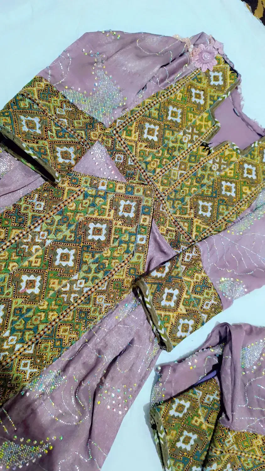 درحدنو زیاستین تمام دست برای شیش سال|کفش و لباس بچه|خاش, |دیوار