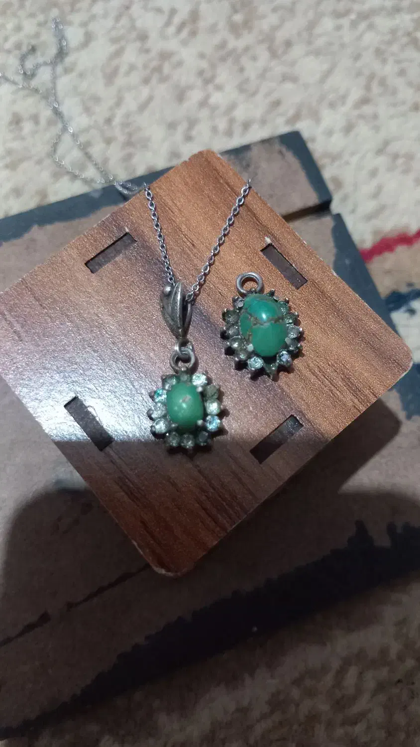 گردنبند نقره|جواهرات|گنبد کاووس, |دیوار