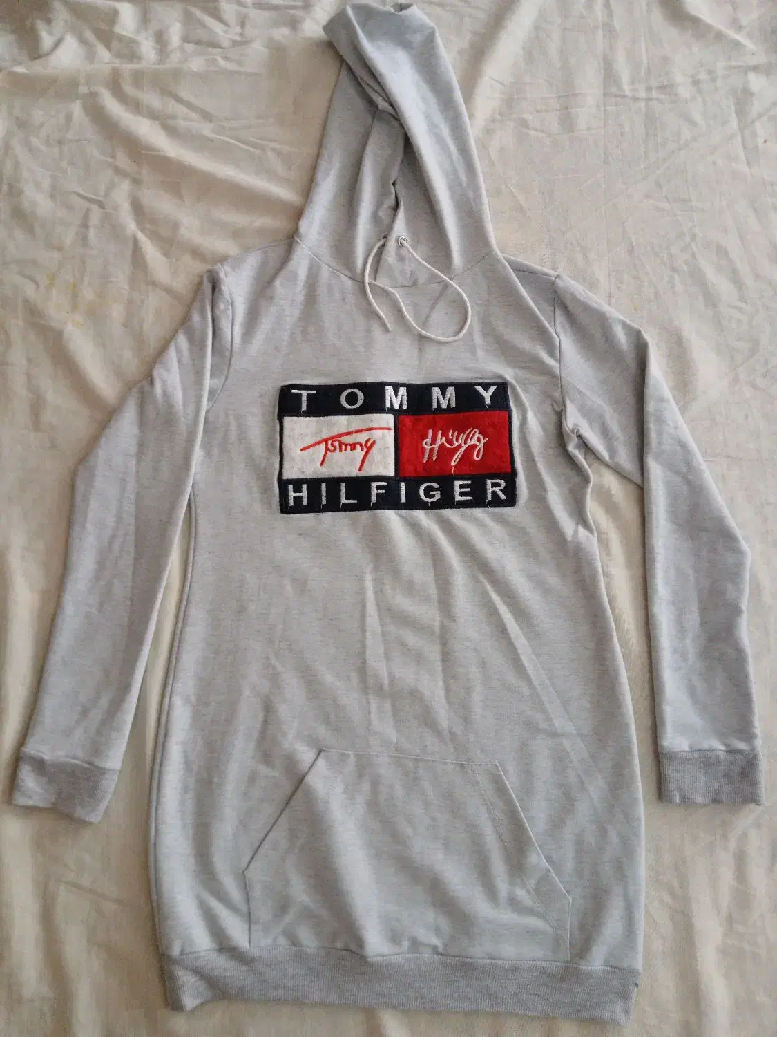 تعدادی لباس|لباس|اصفهان, قهجاورستان|دیوار