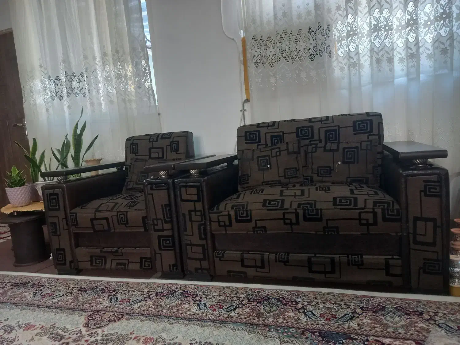 مبل ۷ نفره بامیه عسلی سیاه ای|مبلمان خانگی و میز عسلی|رشت, حومه رشت|دیوار